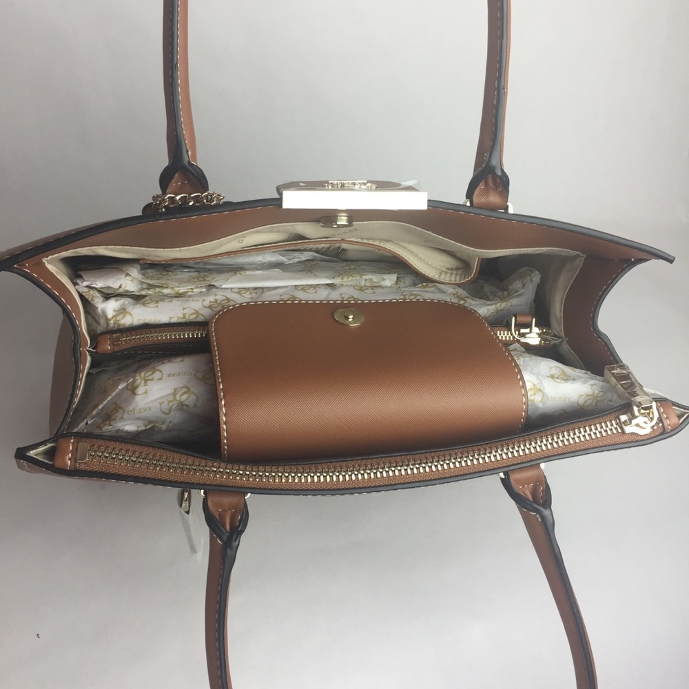 Guess - Picture 2 of 5